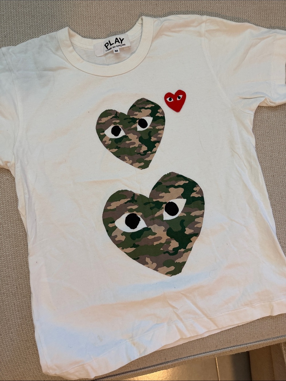 PLAY COMME des GARCONS White Tee with Camo Heart